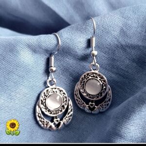 Claddagh Earrings with Moonstone